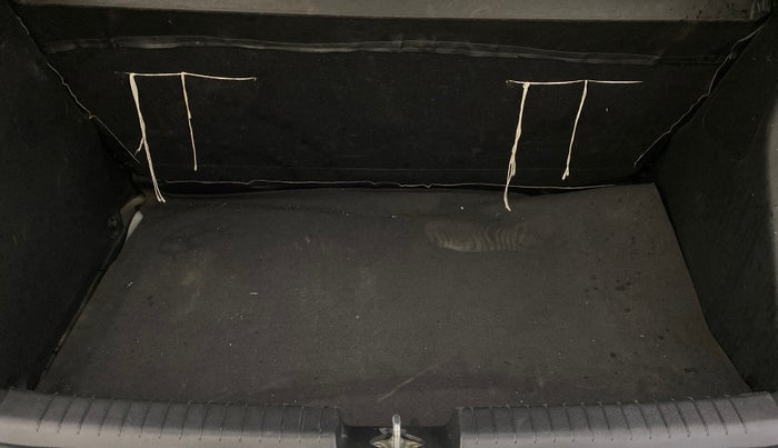 2017 Hyundai Elite i20 ASTA 1.4 CRDI DUAL TONE, Diesel, Manual, 94,892 km, Boot Inside