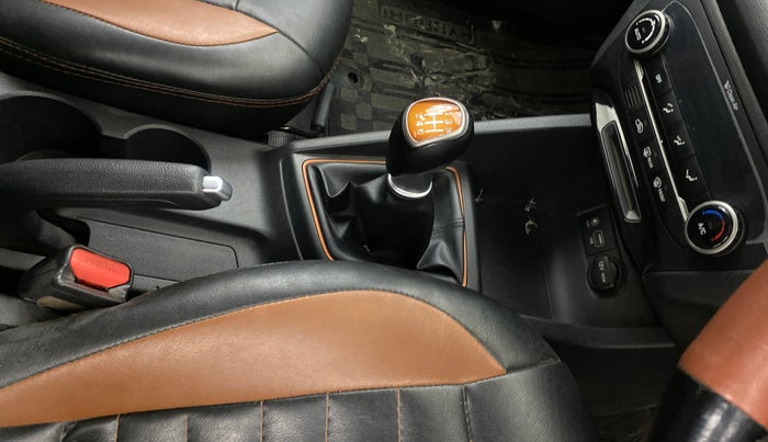 2017 Hyundai Elite i20 ASTA 1.4 CRDI DUAL TONE, Diesel, Manual, 94,892 km, Gear Lever