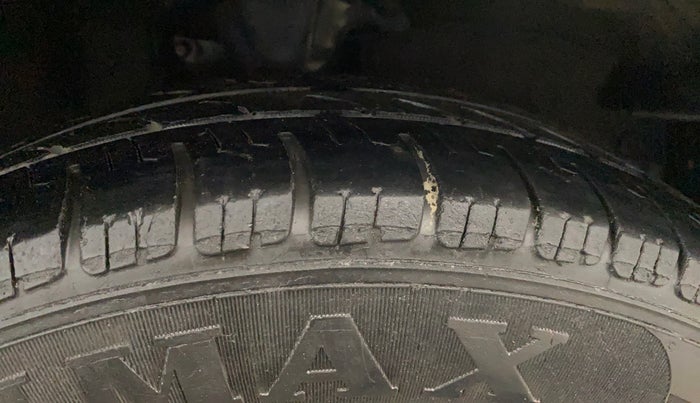 2013 Hyundai Grand i10 MAGNA 1.2 KAPPA VTVT, Petrol, Manual, 81,992 km, Right Front Tyre Tread