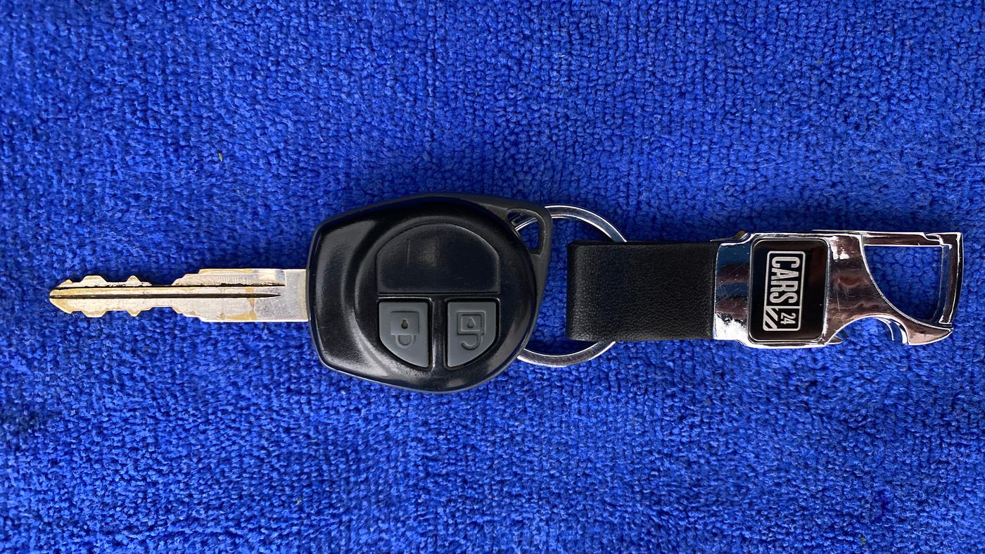 2016 Maruti Swift VXI, Petrol, Manual, 50,713 km, Key Close Up