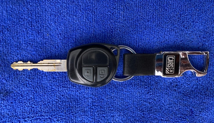 2016 Maruti Swift VXI, Petrol, Manual, 50,713 km, Key Close Up