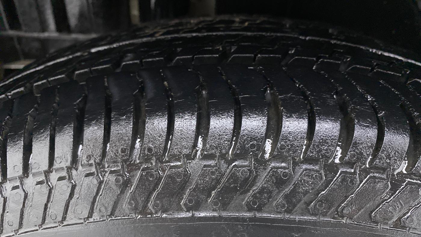 2016 Maruti Swift VXI, Petrol, Manual, 50,713 km, Right Rear Tyre Tread