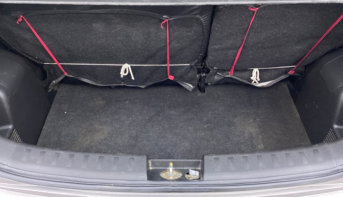 2016 Maruti Swift VXI, Petrol, Manual, 50,713 km, Boot Inside