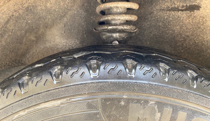 2021 Maruti Eeco 5 STR AC CNG, CNG, Manual, 67,284 km, Left Front Tyre Tread