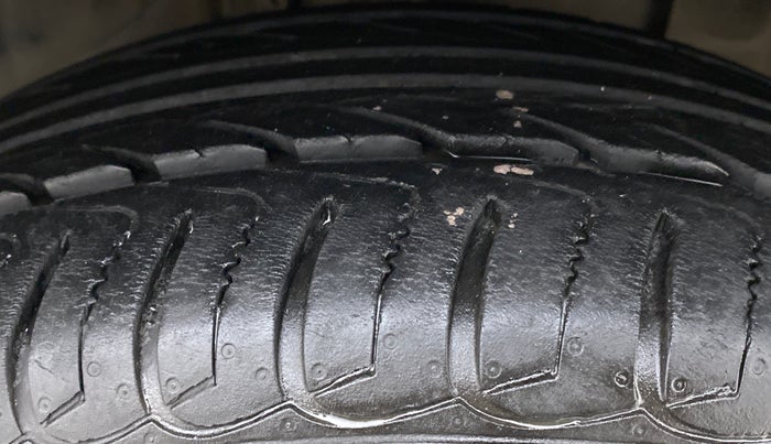2019 Ford Ecosport 1.5 TITANIUM PLUS TI VCT AT, Petrol, Automatic, 14,257 km, Right Front Tyre Tread