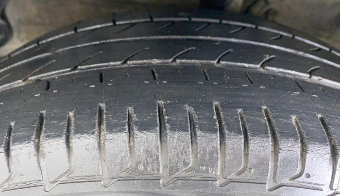 2016 Hyundai Verna FLUIDIC 1.6 VTVT S, Petrol, Manual, 51,723 km, Left Front Tyre Tread