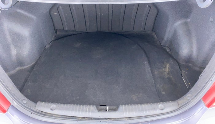 2016 Hyundai Verna FLUIDIC 1.6 VTVT S, Petrol, Manual, 51,723 km, Boot Inside