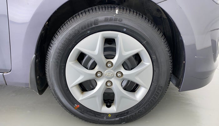 2016 Hyundai Verna FLUIDIC 1.6 VTVT S, Petrol, Manual, 51,723 km, Right Front Wheel