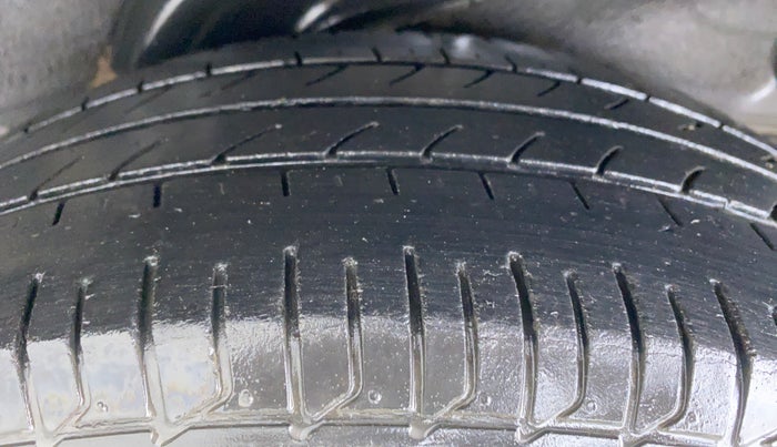 2016 Hyundai Verna FLUIDIC 1.6 VTVT S, Petrol, Manual, 51,723 km, Left Rear Tyre Tread