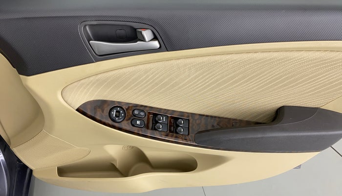 2016 Hyundai Verna FLUIDIC 1.6 VTVT S, Petrol, Manual, 51,723 km, Driver Side Door Panels Control