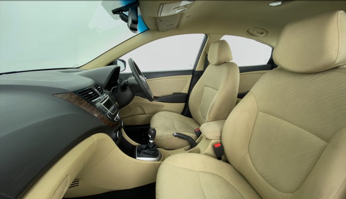 2016 Hyundai Verna FLUIDIC 1.6 VTVT S, Petrol, Manual, 51,723 km, Right Side Front Door Cabin