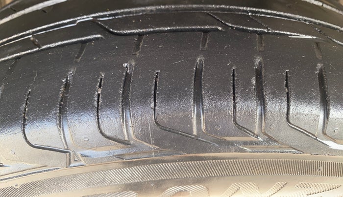 2021 Tata NEXON XM PETROL, Petrol, Manual, 28,791 km, Left Front Tyre Tread