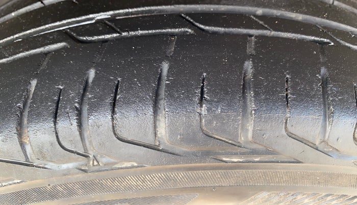 2021 Tata NEXON XM PETROL, Petrol, Manual, 28,791 km, Right Front Tyre Tread