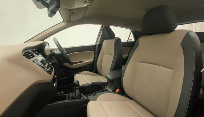 2016 Hyundai Elite i20 SPORTZ 1.2, Petrol, Manual, 16,301 km, Right Side Front Door Cabin