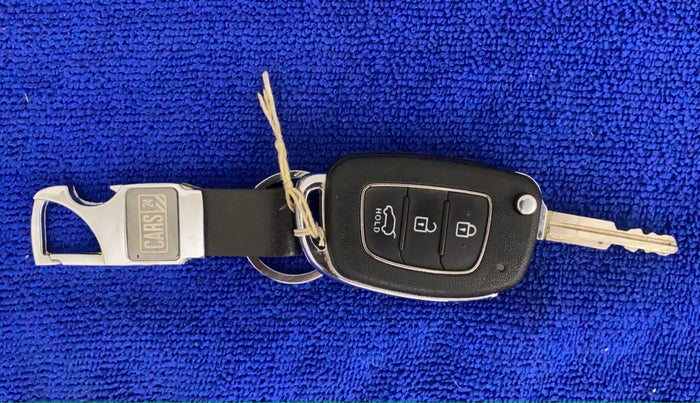 2016 Hyundai Elite i20 SPORTZ 1.2, Petrol, Manual, 16,301 km, Key Close Up