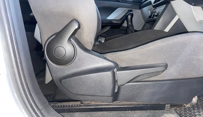 2021 Skoda KUSHAQ ACTIVE 1.0L TSI MT, Petrol, Manual, 59,379 km, Driver Side Adjustment Panel