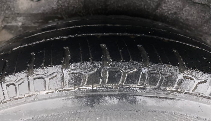 2015 Hyundai i10 MAGNA 1.1, Petrol, Manual, 47,729 km, Right Rear Tyre Tread