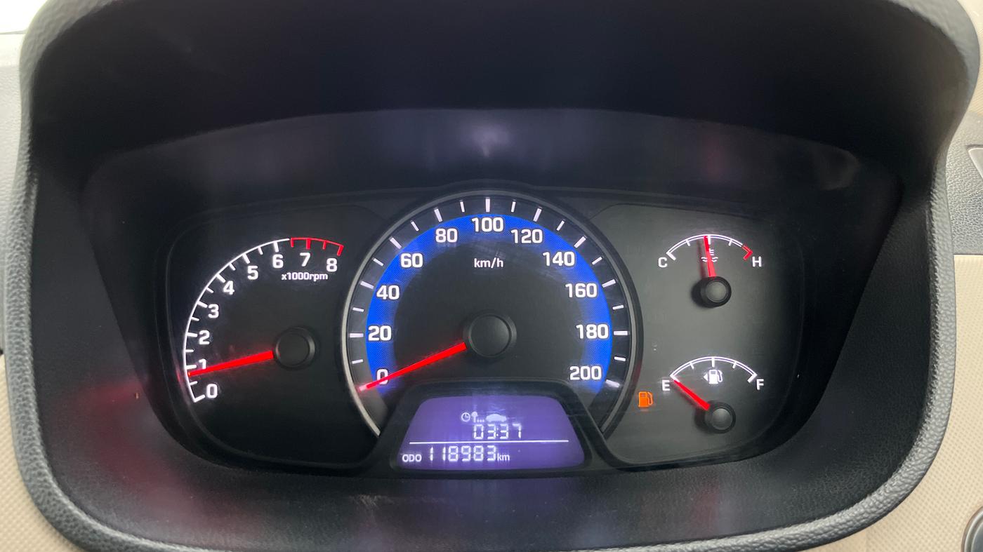 2015 Hyundai Xcent SX 1.2, Petrol, Manual, 1,18,950 km, Odometer Image
