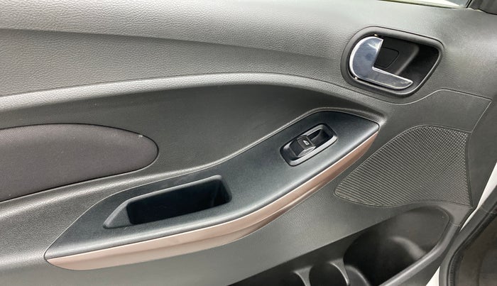 2019 Ford FREESTYLE TITANIUM PLUS 1.2 PETROL, Petrol, Manual, 44,591 km, Left front window switch / handle - Switch/handle not functional