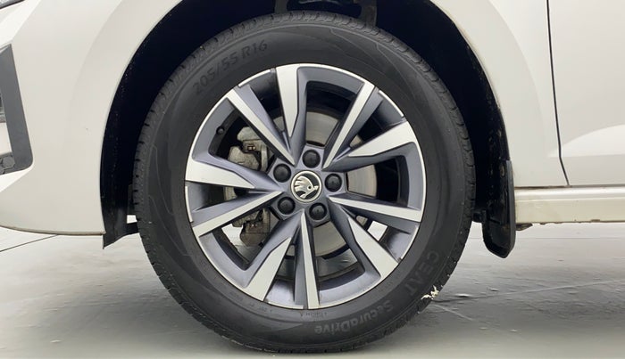2022 Skoda SLAVIA STYLE 1.0 TSI MT, Petrol, Manual, 12,987 km, Left Front Wheel