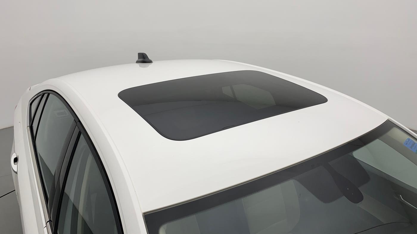 2022 Skoda SLAVIA STYLE 1.0 TSI MT, Petrol, Manual, 12,987 km, Roof