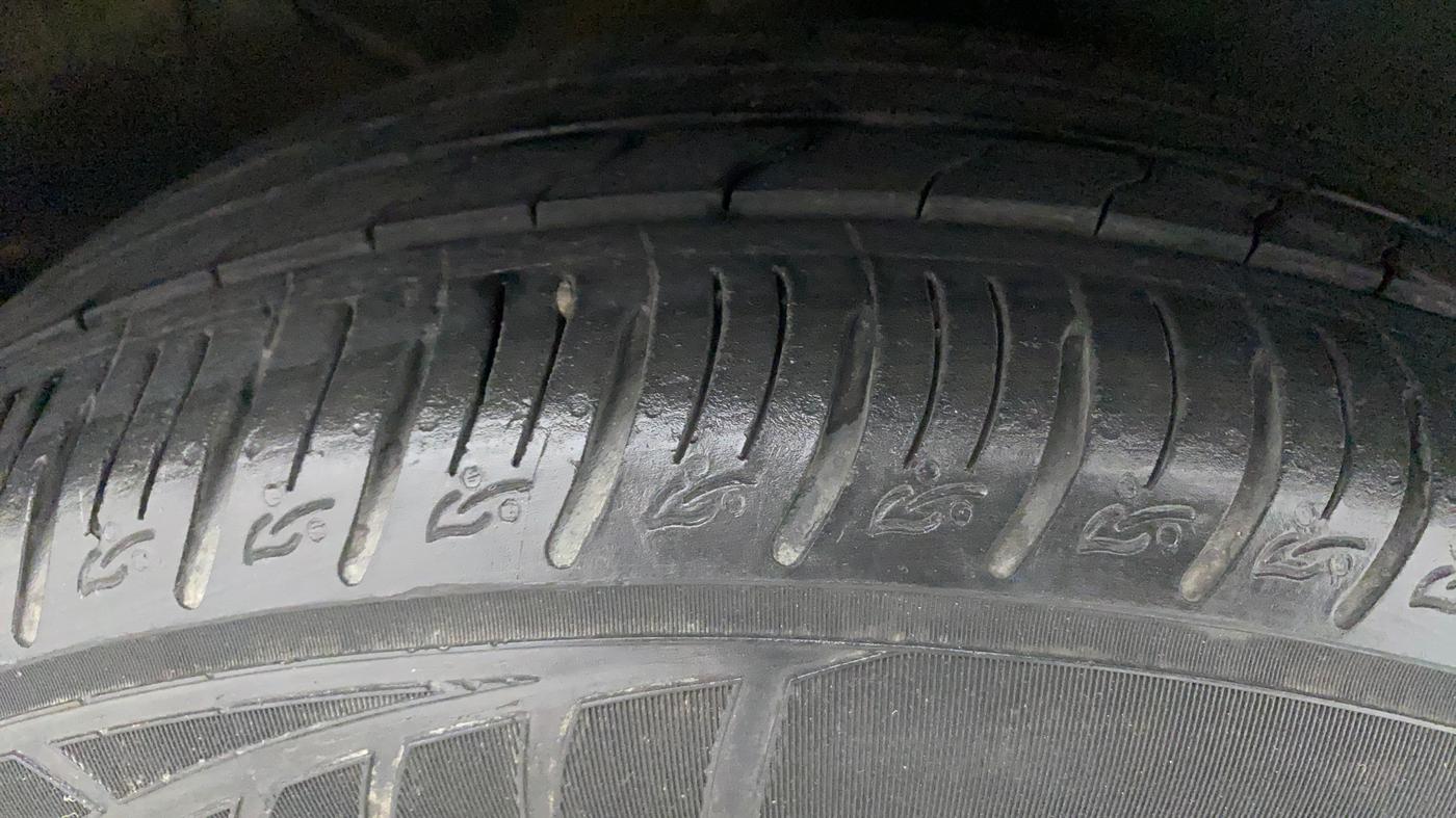 2022 KIA SONET GTX PLUS 1.5, Diesel, Manual, 39,639 km, Right Front Tyre Tread