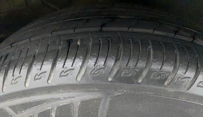 2022 KIA SONET GTX PLUS 1.5, Diesel, Manual, 39,639 km, Right Front Tyre Tread