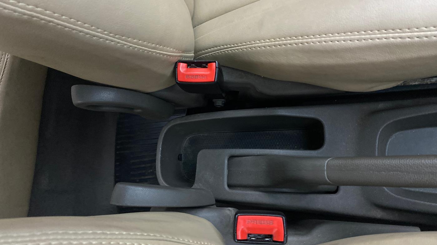 2014 Hyundai i10 MAGNA 1.1, Petrol, Manual, 68,360 km, Driver Side Adjustment Panel