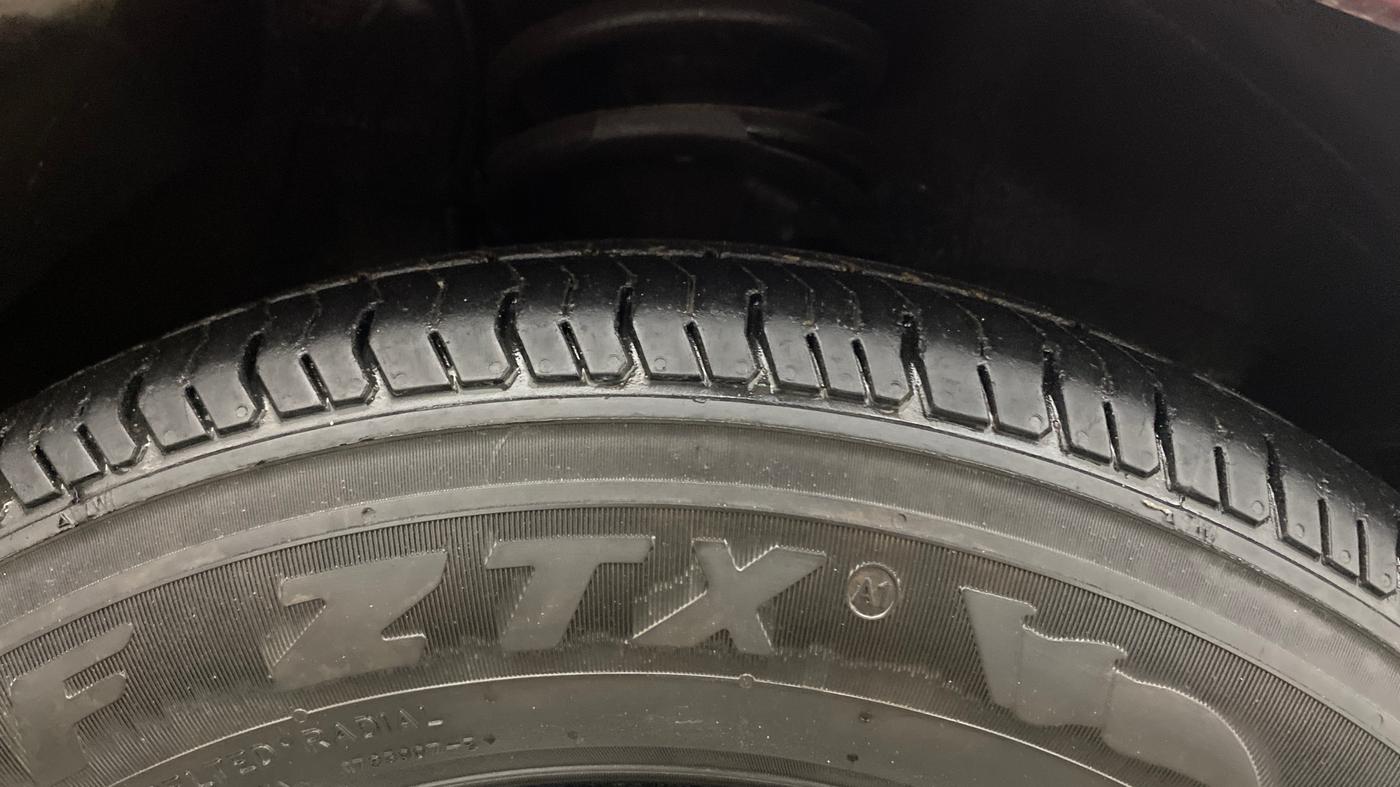 2014 Hyundai i10 MAGNA 1.1, Petrol, Manual, 68,360 km, Right Front Tyre Tread