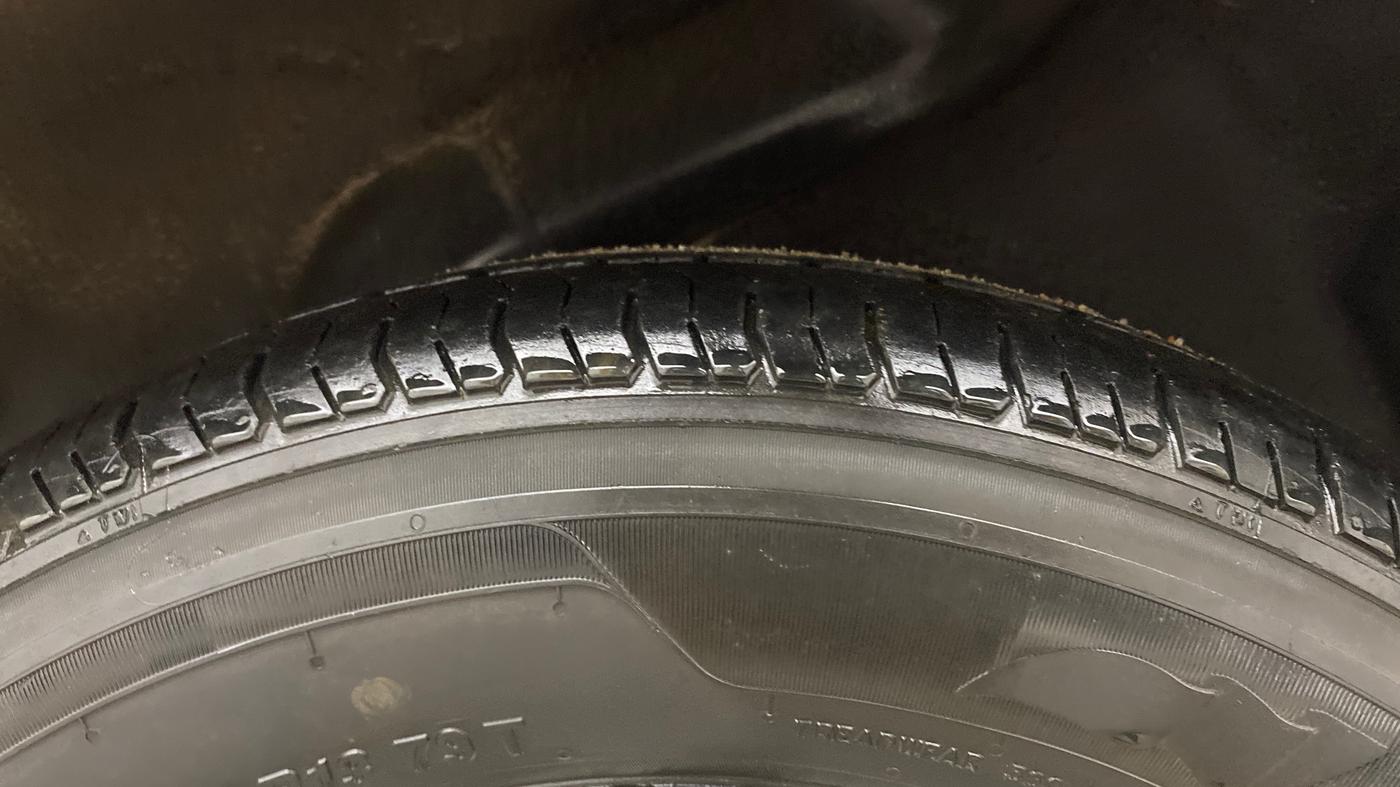 2014 Hyundai i10 MAGNA 1.1, Petrol, Manual, 68,360 km, Left Rear Tyre Tread