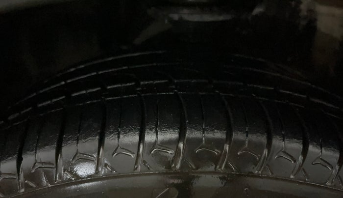2019 Maruti IGNIS ZETA 1.2 AMT, Petrol, Automatic, 69,952 km, Left Front Tyre Tread