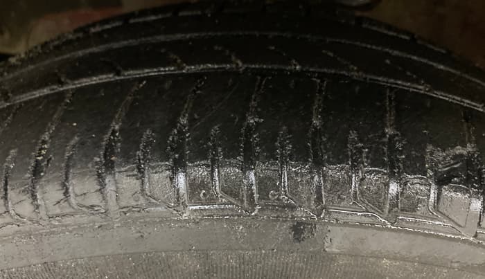 2017 Mahindra Kuv100 K8 6 STR DUAL TONE, Petrol, Manual, 29,019 km, Left Front Tyre Tread