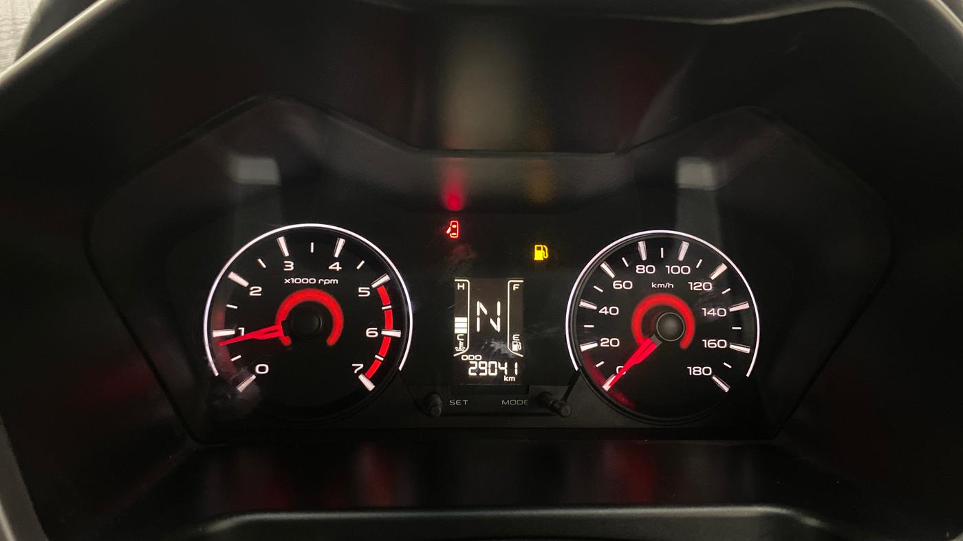 2017 Mahindra Kuv100 K8 6 STR DUAL TONE, Petrol, Manual, 29,019 km, Odometer Image