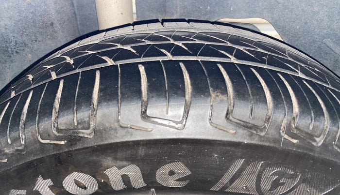 2016 Ford Figo Aspire TREND 1.2 PETROL, Petrol, Manual, 86,726 km, Right Rear Tyre Tread