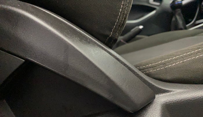 2016 Ford Figo Aspire TREND 1.2 PETROL, Petrol, Manual, 86,726 km, Driver Side Adjustment Panel