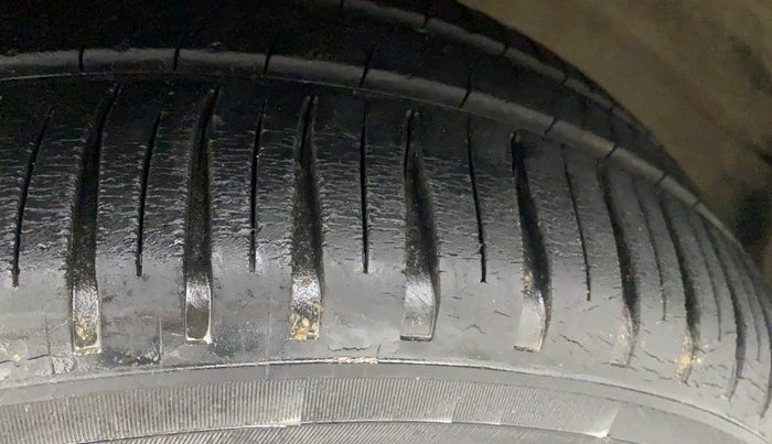 2013 Honda Amaze 1.2L I-VTEC S, Petrol, Manual, 42,548 km, Left Front Tyre Tread