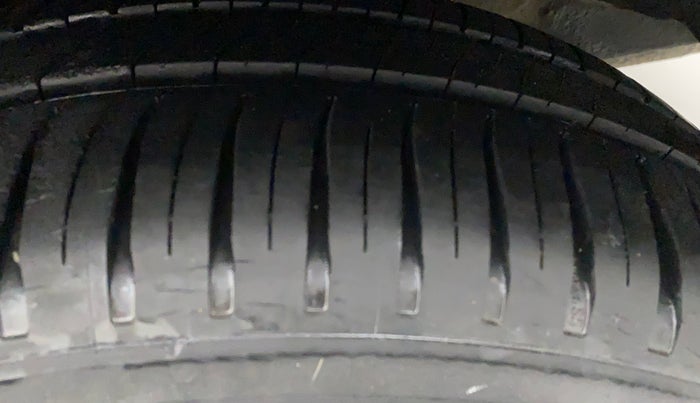 2013 Honda Amaze 1.2L I-VTEC S, Petrol, Manual, 42,548 km, Left Rear Tyre Tread