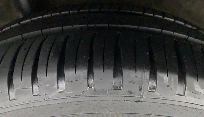 2013 Honda Amaze 1.2L I-VTEC S, Petrol, Manual, 42,548 km, Right Rear Tyre Tread