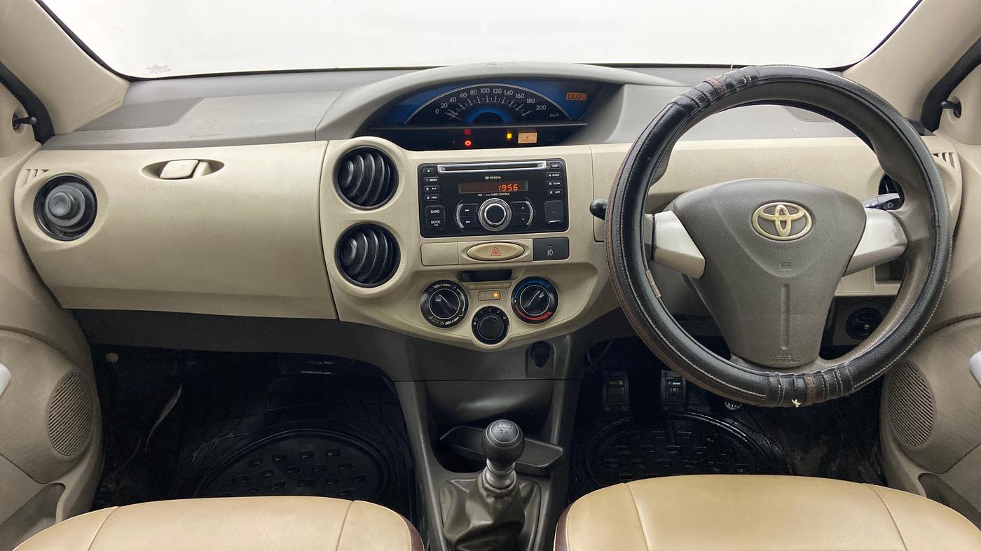 2013 Toyota Etios Liva GD SP, Diesel, Manual, 1,25,942 km, Dashboard