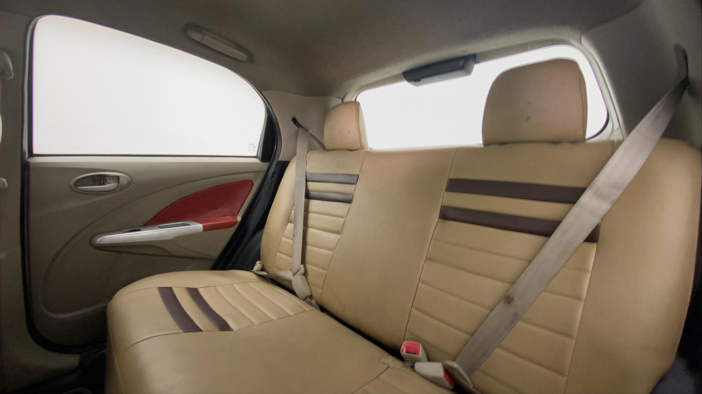2013 Toyota Etios Liva GD SP, Diesel, Manual, 1,25,942 km, Right Side Rear Door Cabin