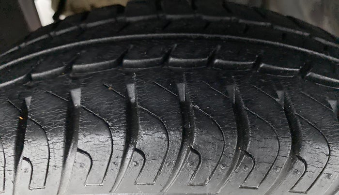 2018 Datsun Go Plus T OPTIONAL, Petrol, Manual, 15,921 km, Left Front Tyre Tread