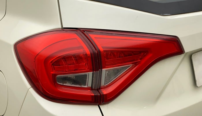 2021 Mahindra XUV300 W8 (O) 1.5 DIESEL, Diesel, Manual, 68,950 km, Left tail light - Minor damage