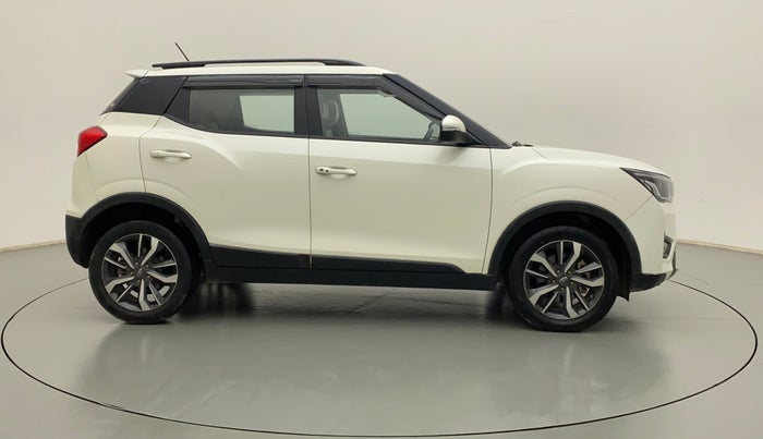 2021 Mahindra XUV300 W8 (O) 1.5 DIESEL, Diesel, Manual, 68,950 km, Right Side View