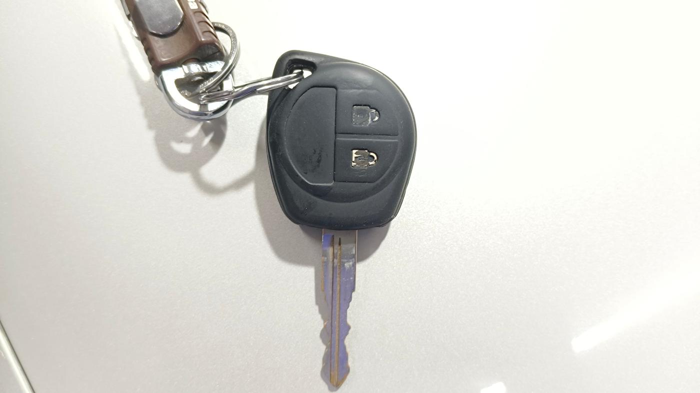 2022 Maruti Swift VXI AMT, Petrol, Automatic, 24,411 km, Key Close Up