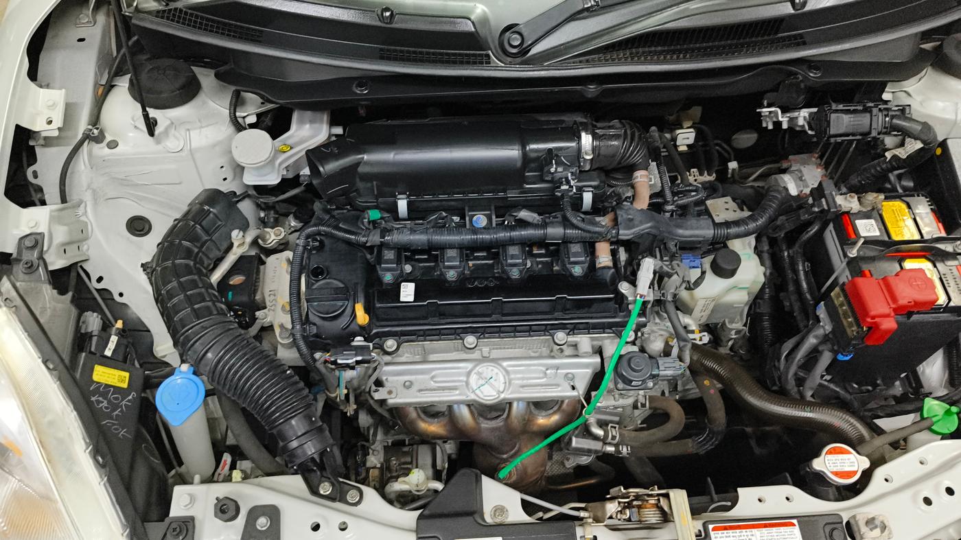 2022 Maruti Swift VXI AMT, Petrol, Automatic, 24,411 km, Engine View - Right