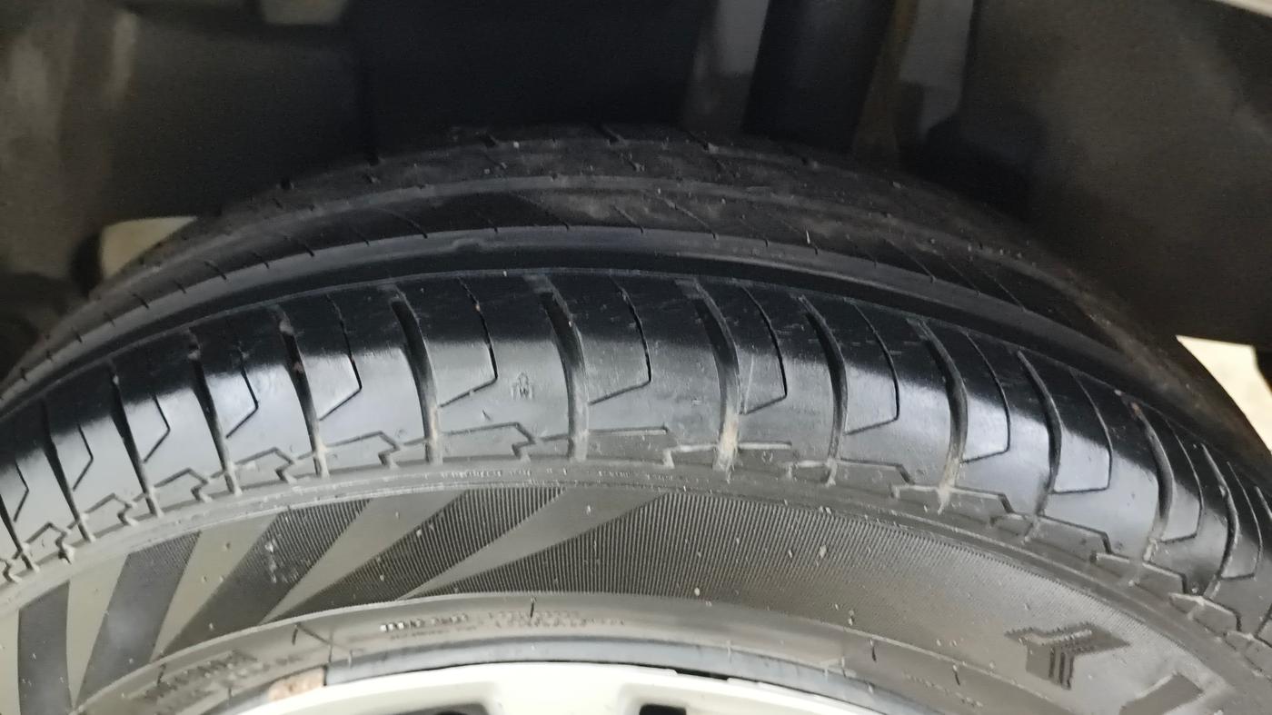 2022 Maruti Swift VXI AMT, Petrol, Automatic, 24,411 km, Left Rear Tyre Tread