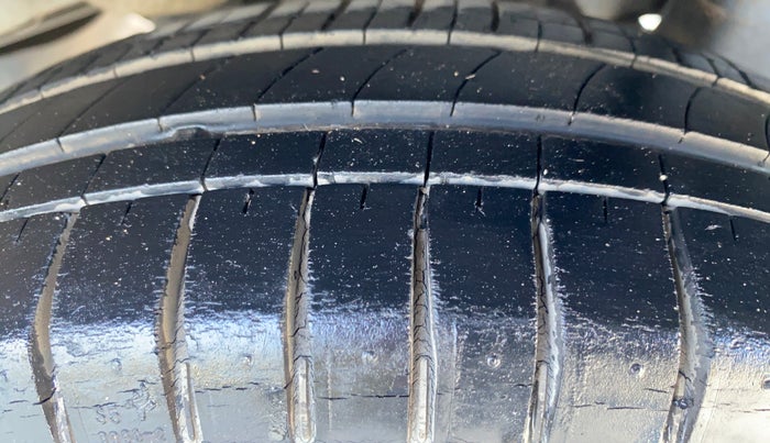 2013 Hyundai Eon D-LITE+, Petrol, Manual, 82,790 km, Left Rear Tyre Tread