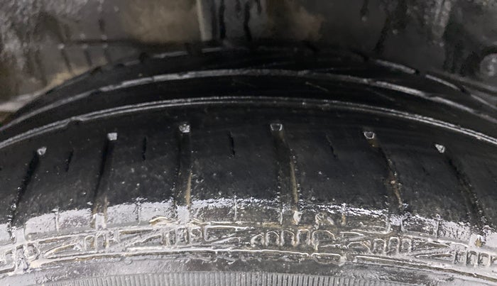 2013 Toyota Etios G, Petrol, Manual, 40,269 km, Right Rear Tyre Tread