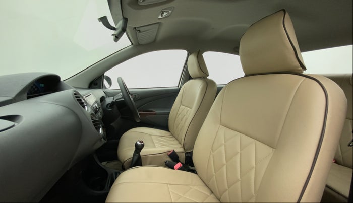 2013 Toyota Etios G, Petrol, Manual, 40,269 km, Right Side Front Door Cabin