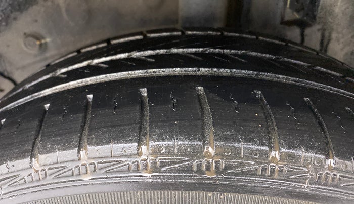 2013 Toyota Etios G, Petrol, Manual, 40,269 km, Left Rear Tyre Tread